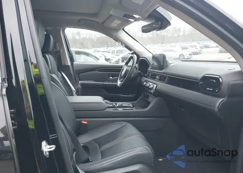 2024 Honda Pilot Touring z USA, uszkodzony, nr VIN 5FNYG1H74RB036620